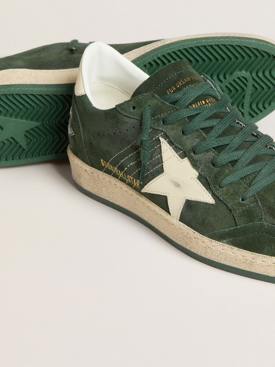 dam ball star i grön mocka med vit läderstjärna och hälflik