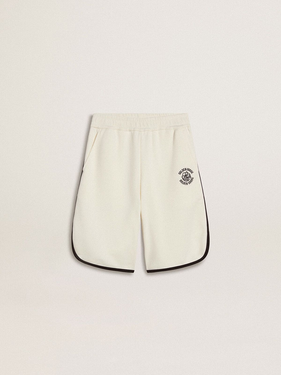 vita pojkshorts med broderad logotyp