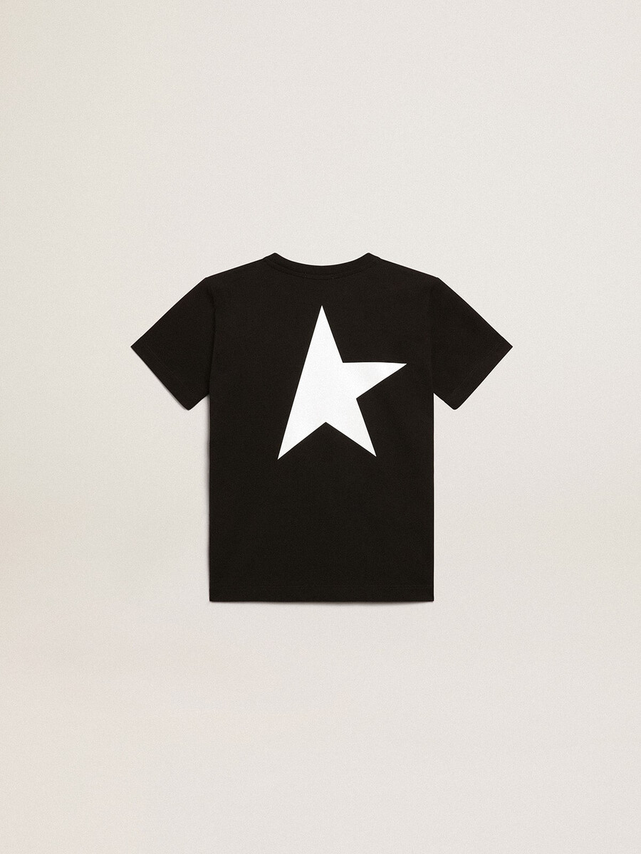 svart t-shirt med kontrasterande vit logotyp framtill och maxistjärna baktill