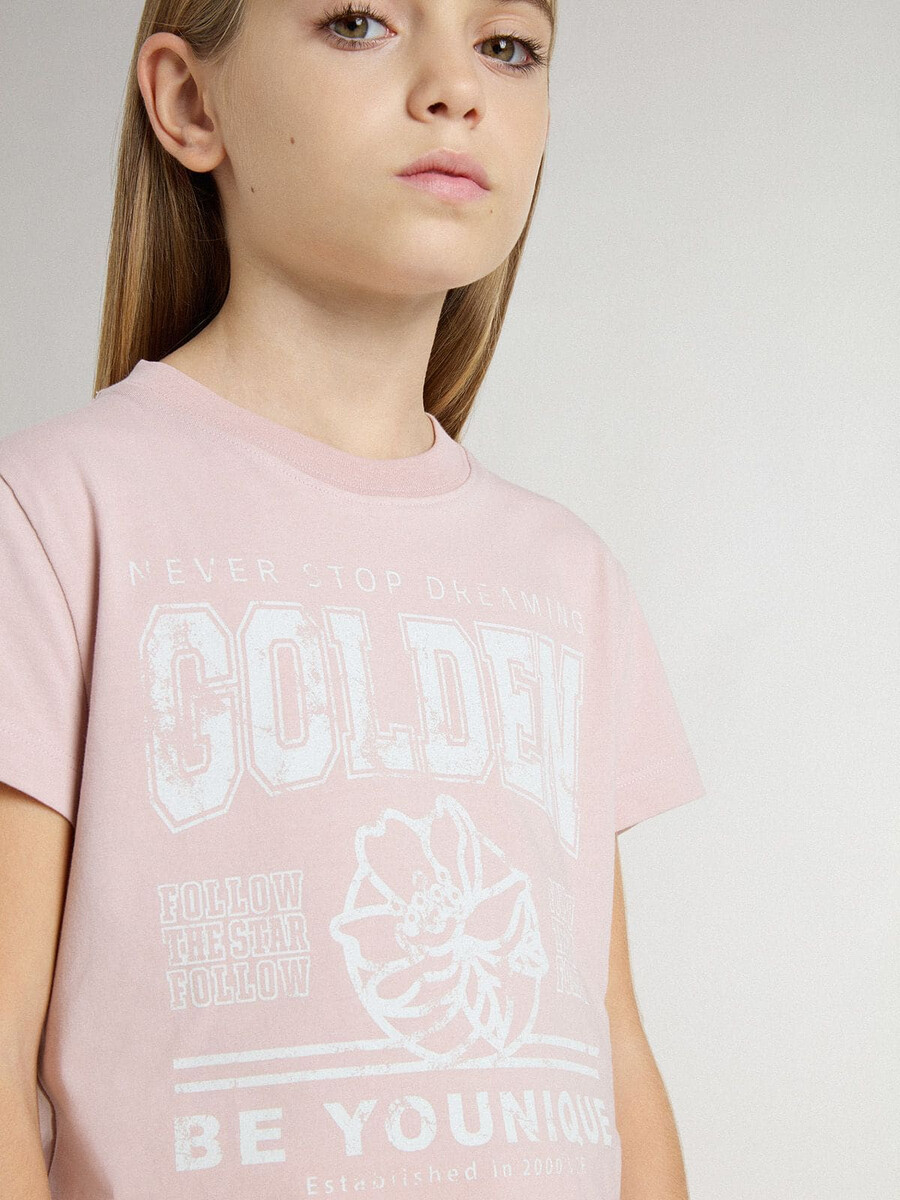 rosa t-shirt med vitt tryck för flickor