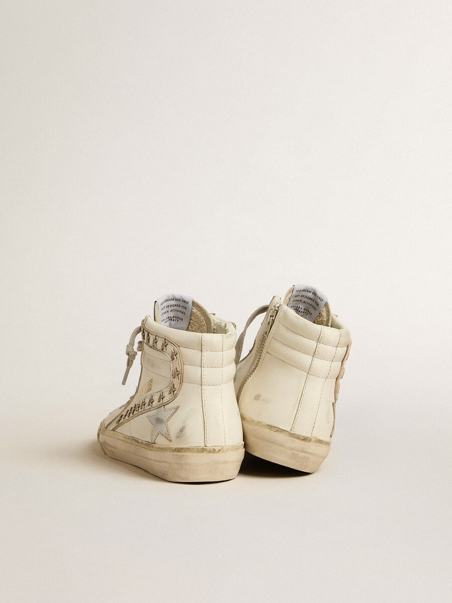sandaler med silverfärgad metallisk läderstjärna och läderblixt med stjärnor