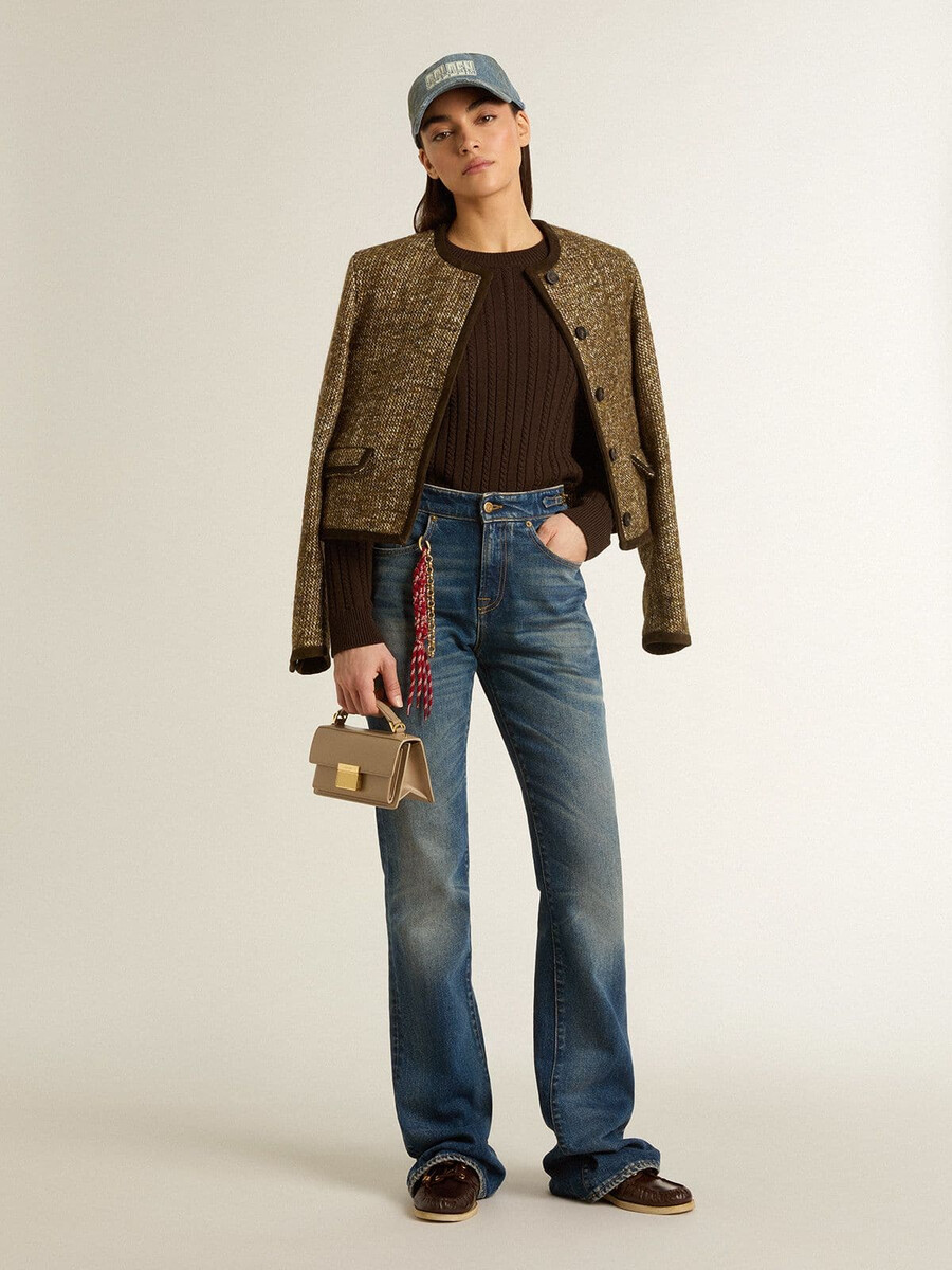 damjeans med bootcut-mönster och metalldetaljer i vintage-modell