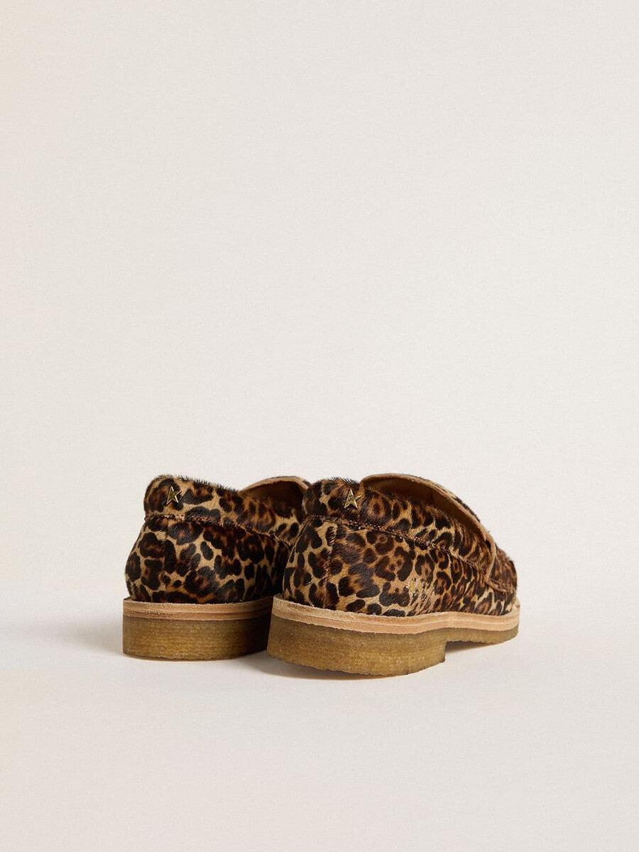jerry loafers i leopardmönstrat ponnyskinn för dam