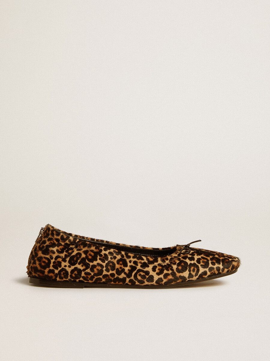 amy ballerinaskor i beige leopardmönstrat ponnyskinn