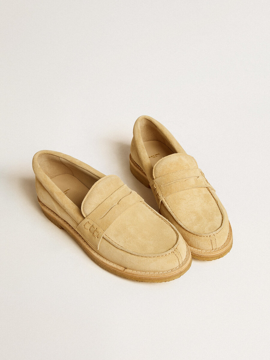 jerry loafers i ecru vaxad mocka