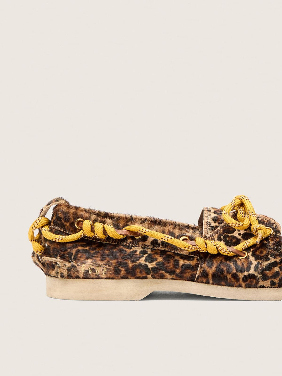 damloafers med leopardmönster och ponnyskinn från cruise