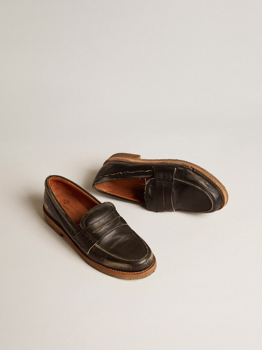 herrloafers i svart läder från jerry