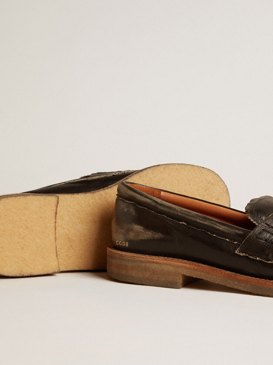 herrloafers i svart läder från jerry