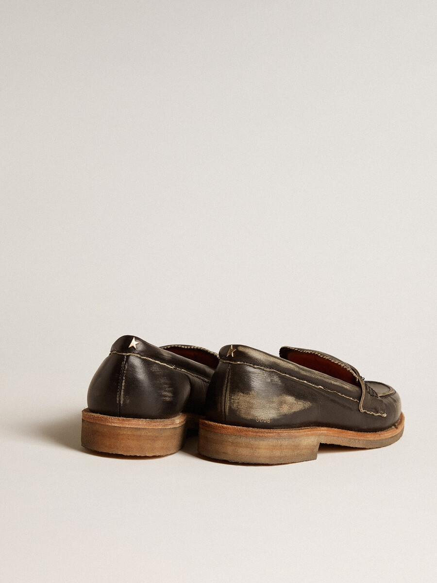 herrloafers i svart läder från jerry