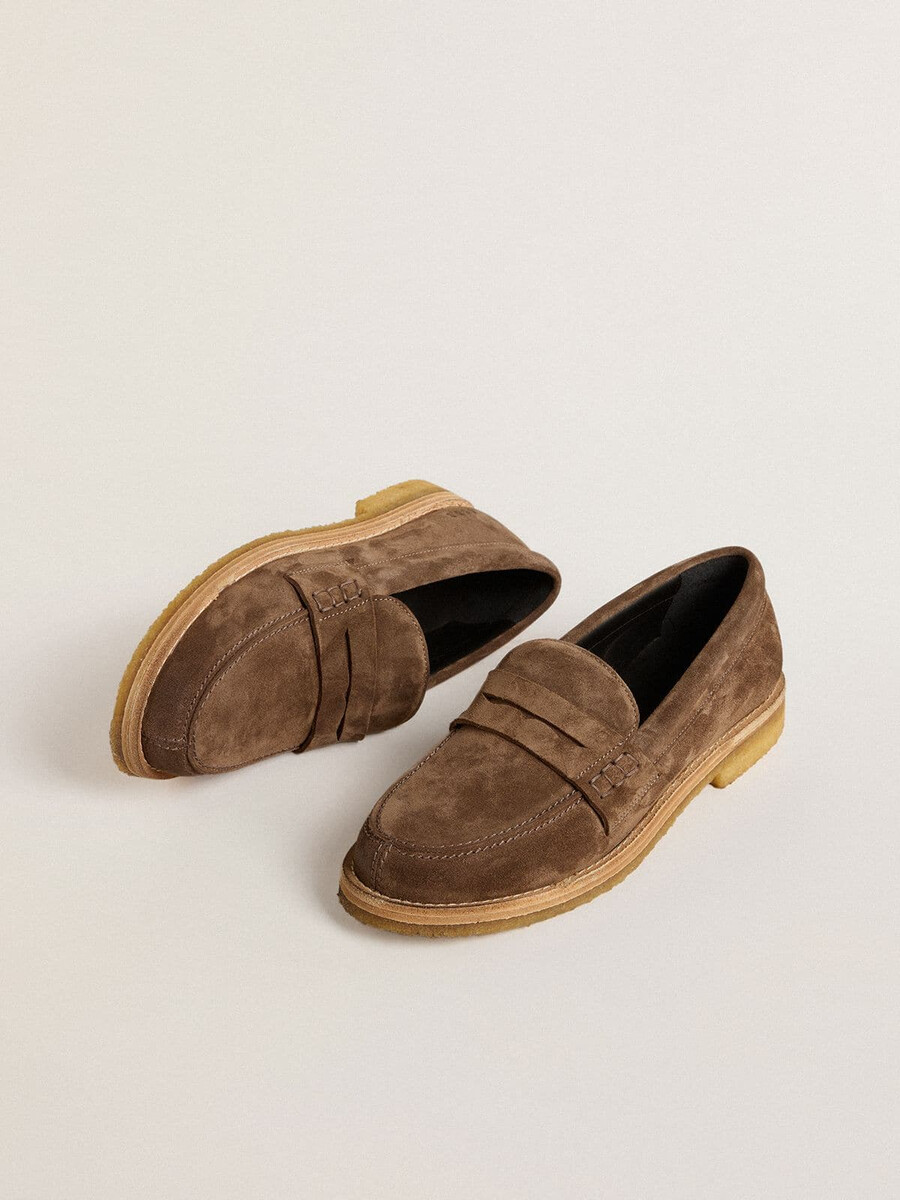 herrloafers i duvgrå mocka från jerry