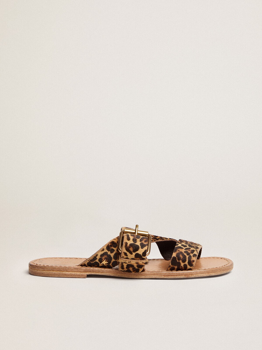 leopardfärgade sandaler från margaret