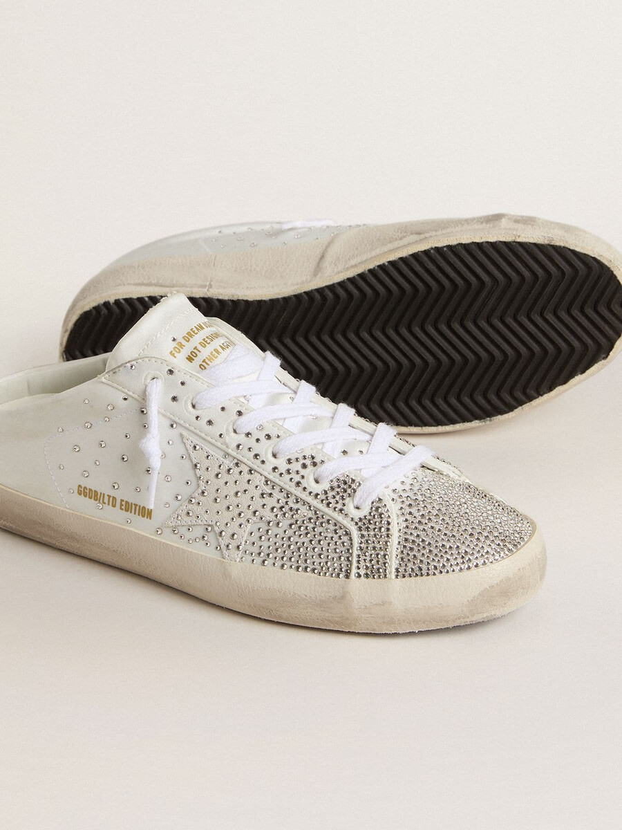 dam super-star sabot ltd med grå mockastjärna och swarovski-kristaller