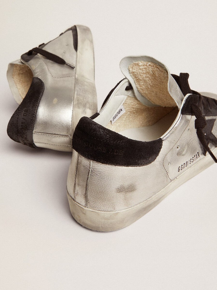 dam super-star sneakers i silverfärgat läder