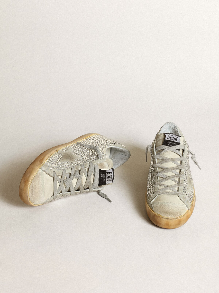 dam super-star i åldrad vit nubuck med swarovski-kristaller