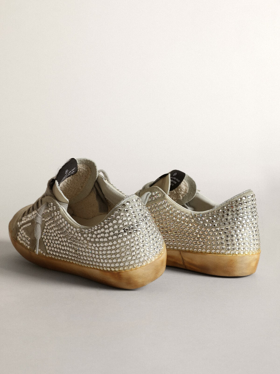 dam super-star i åldrad vit nubuck med swarovski-kristaller