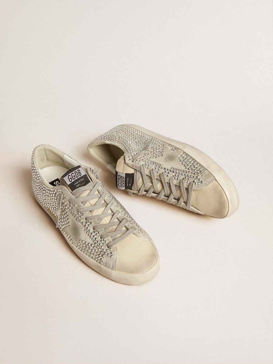 superstjärna i nubuck med swarovski-kristaller och isgrå mockastjärna