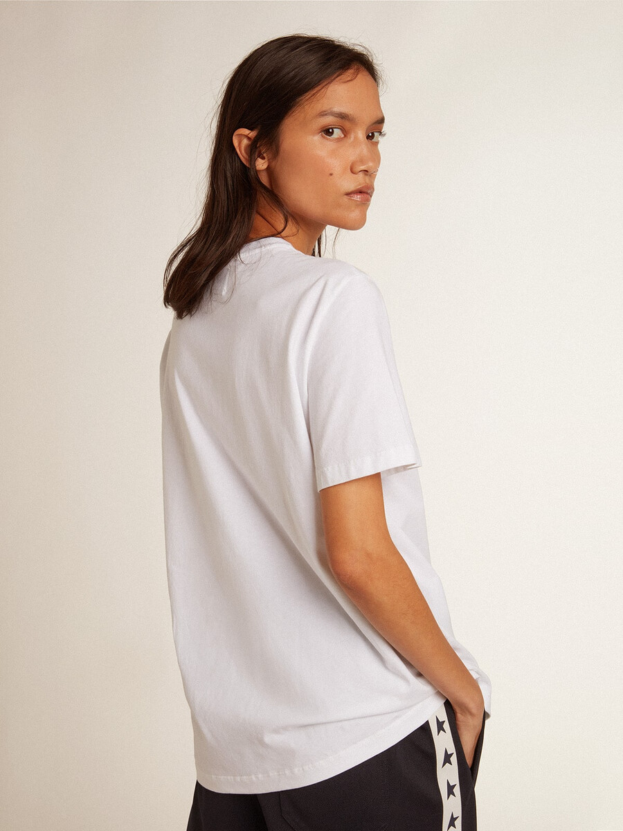 vit t-shirt för kvinnor med mörkblå stjärna framtill