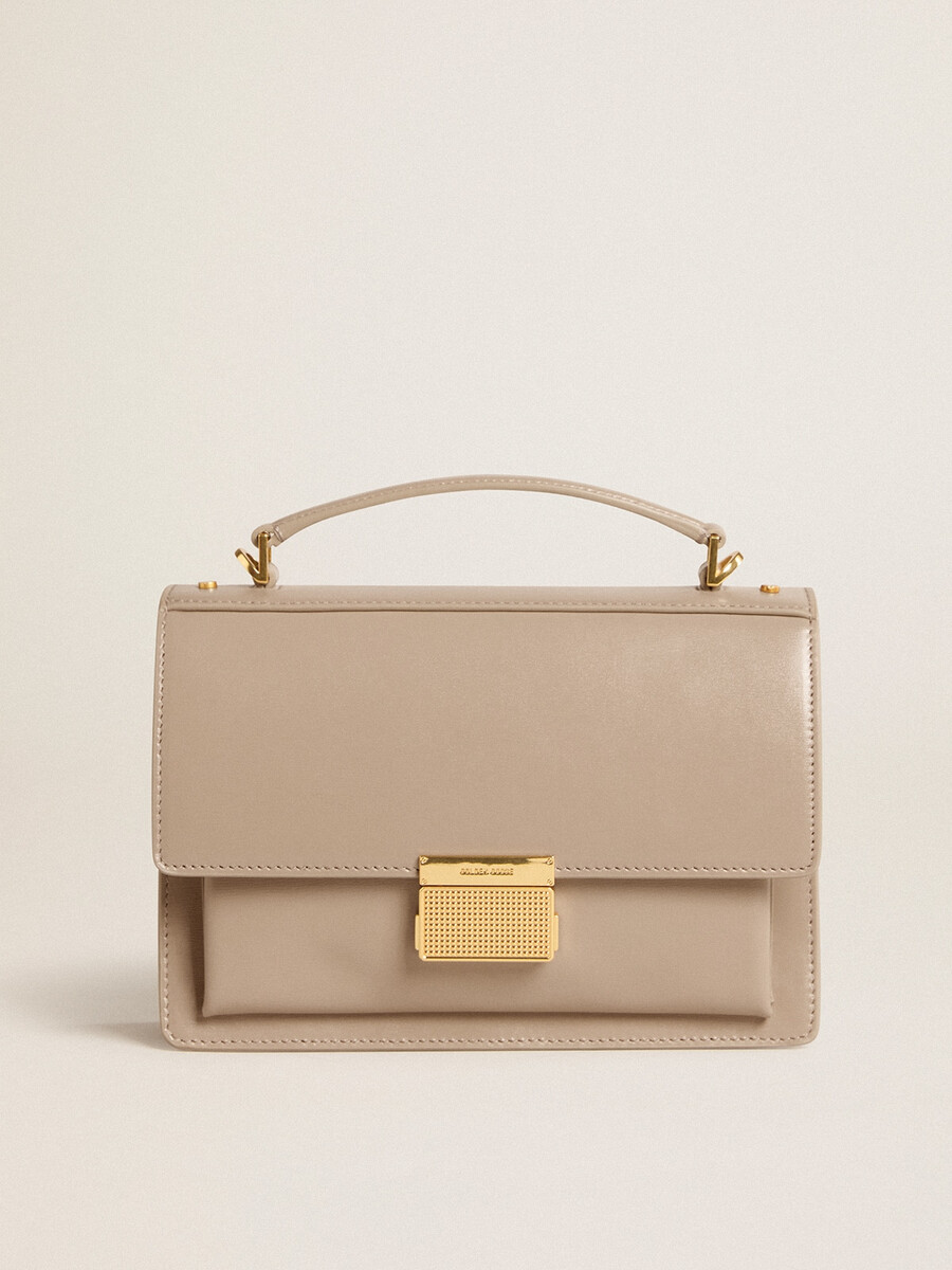 venezia-väska i beige läder med gulddetaljer